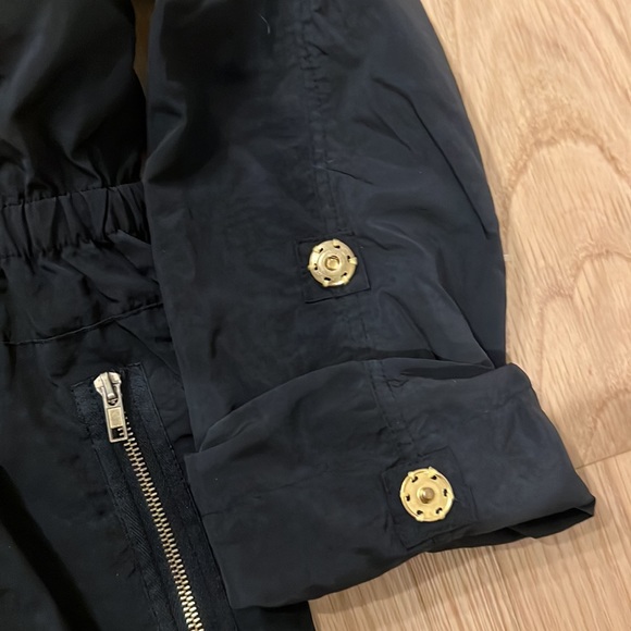 Black rain jacket - Picture 5 of 8